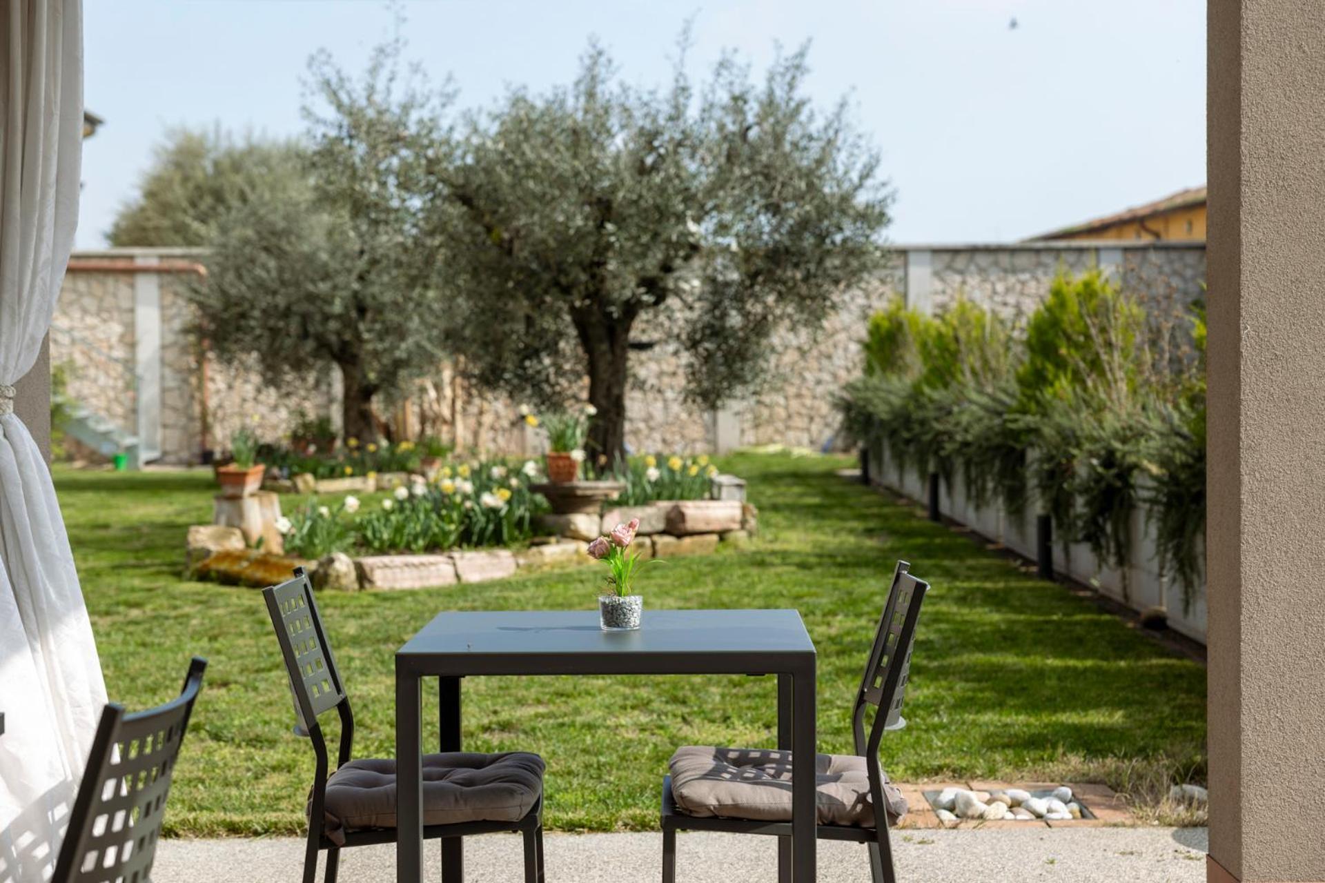Hotel La Caporala Castel d'Azzano Exterior photo